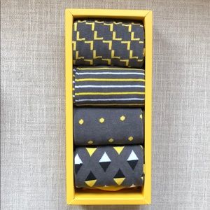 Men’s Patterned Dress Socks (Set of 4)